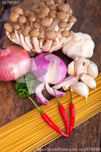 Image of Italian pasta and mushroom sauce ingredients