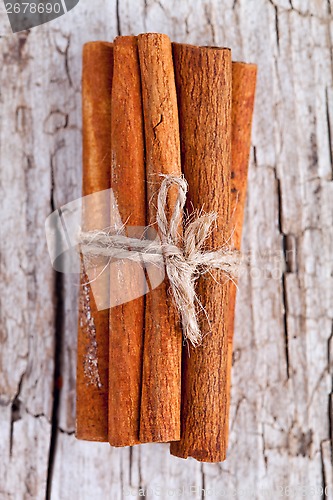 Image of stack of cinnamon sticks 