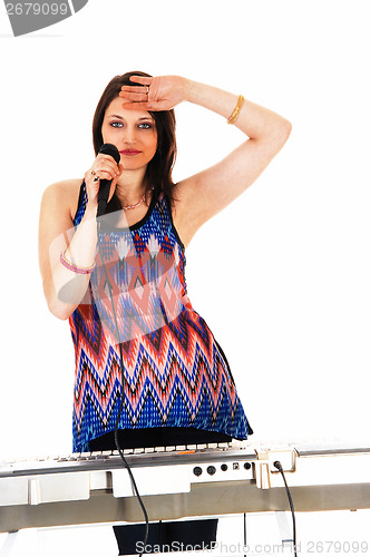Image of Singing girl.