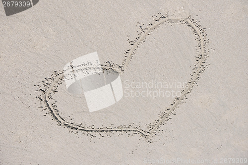 Image of happy couple have fun on the beach