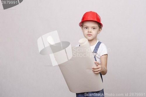 Image of Girl Builder looks drawing