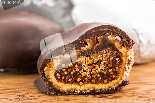 Image of figs in chocolate