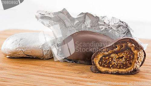 Image of figs in chocolate