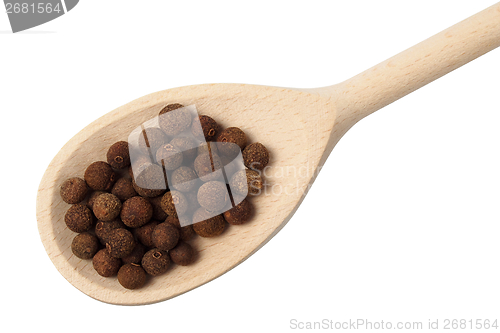 Image of Allspice on wooden spoon