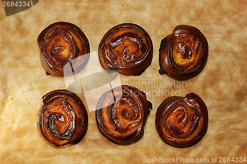 Image of six buns on paper with Grunge Filter