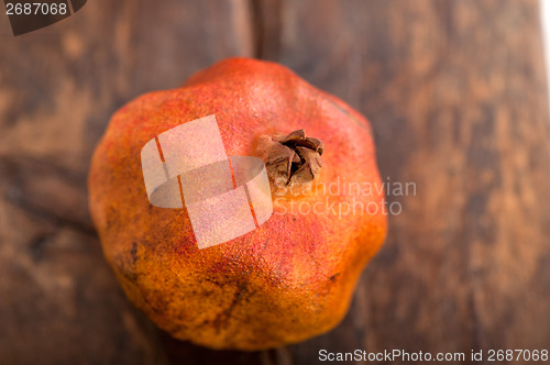 Image of dry and old pomegranates 