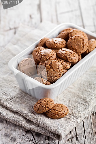 Image of meringue almond cookies in bowl 