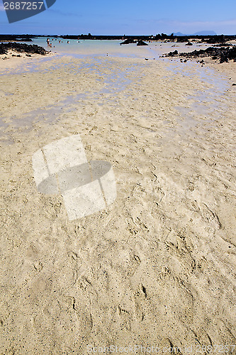 Image of people water   sky cloud beach   musk   summer  