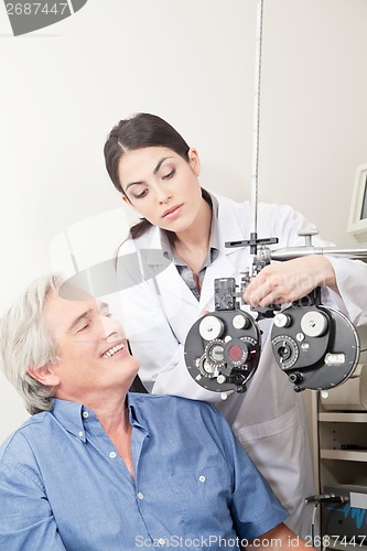 Image of Optometrist doing Sight Testing