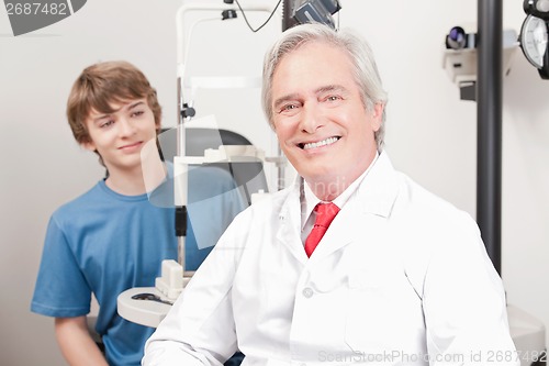 Image of Optometrist and Patient