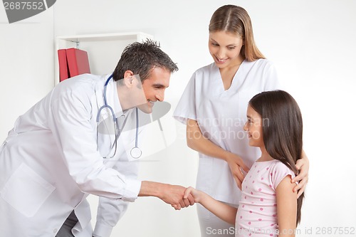 Image of Doctor Congratulate Patient