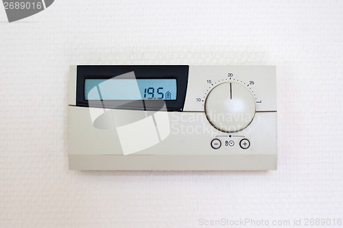 Image of Digital Thermostat set to 19,5 degrees Celcius