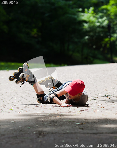 Image of Little rollerblader takes a tumble