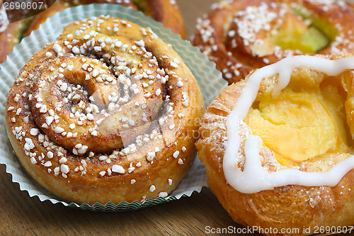 Image of Fresh Cinnamon Buns