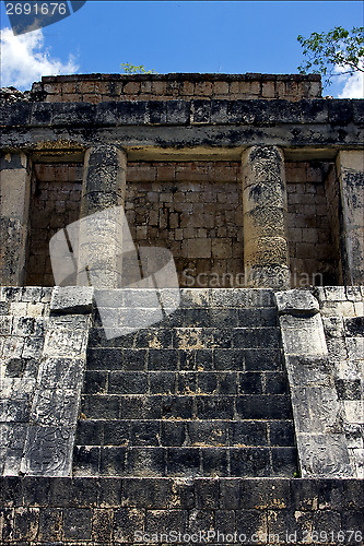 Image of a wild angle of the chichen itza   in tulum mexico