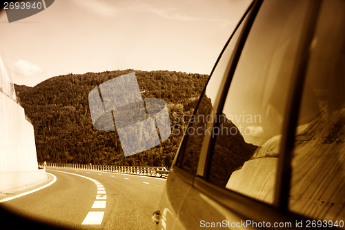 Image of Car mirror reflection