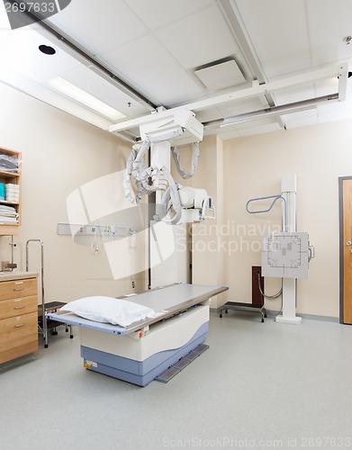 Image of Xray Machine And Table