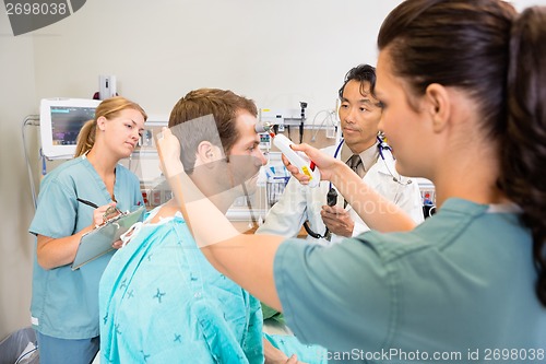 Image of Medical Team in Emergency Intake