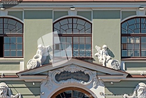 Image of Facade with sculptures.