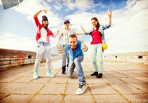 Image of group of teenagers dancing