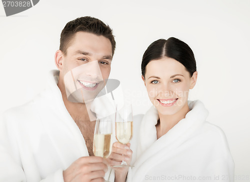 Image of couple in spa