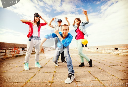 Image of group of teenagers dancing