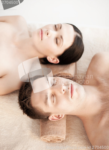 Image of couple in spa