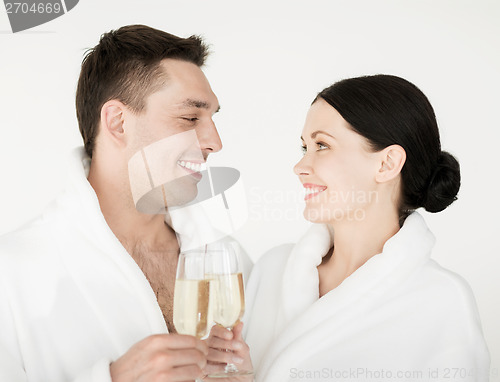 Image of couple in spa