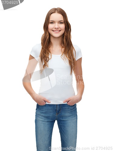 Image of smiling teenager in blank white t-shirt