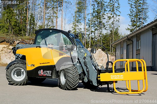 Image of Giant 4548 Tendo Telehandler with Bale Clamps