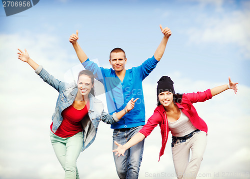 Image of group of teenagers dancing