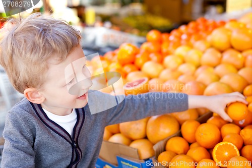 Image of kid shopping