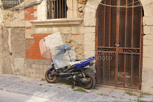 Image of Old blue scooter