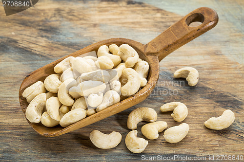 Image of cashew nuts
