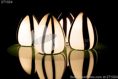 Image of Lighting eggs