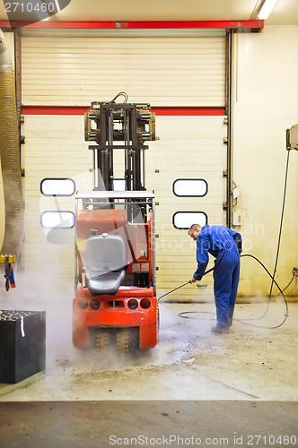 Image of Forklift Cleaning