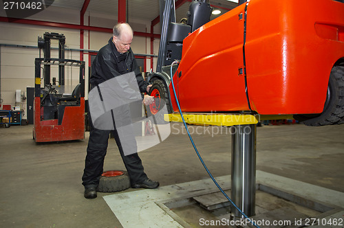 Image of Forklift Maintenance