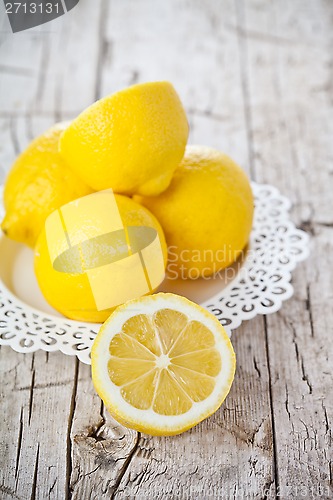 Image of fresh lemons 