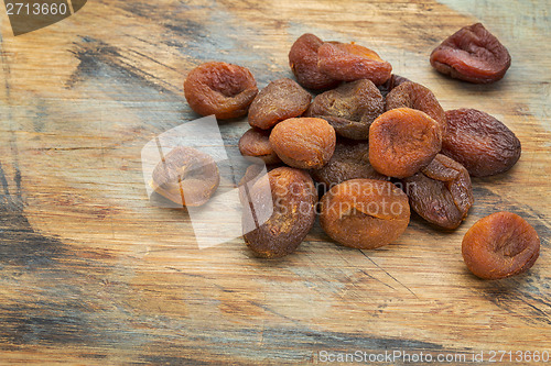 Image of sun dried Turkish apricots