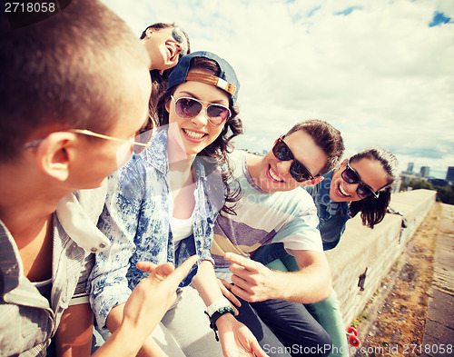 Image of group of teenagers hanging out