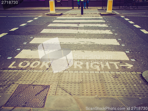 Image of Retro look Look Right sign