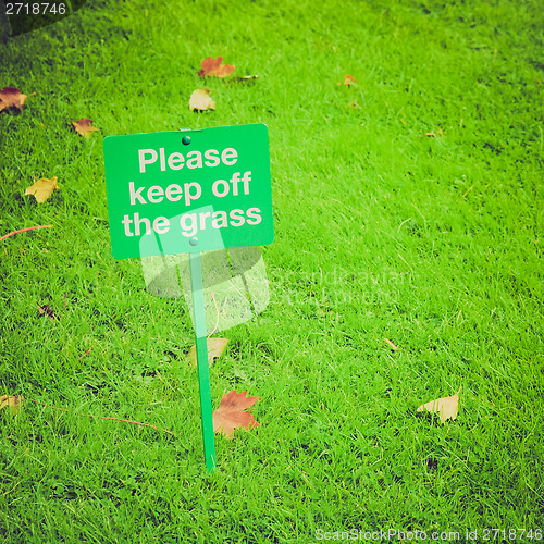 Image of Retro look Keep off the grass sign