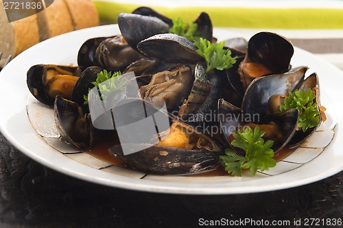 Image of Clams in tomato sauce 