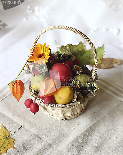 Image of Basket with autumn goodies