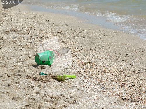 Image of toy bucket and shovel, abandoned at the beach2