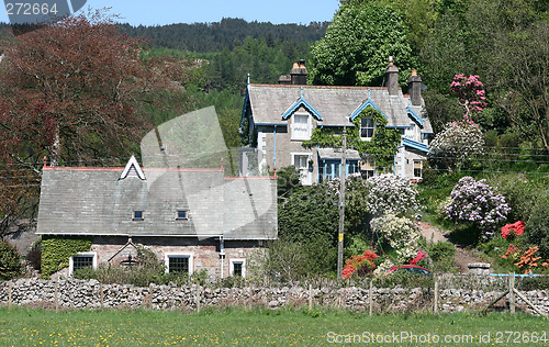 Image of pretty cottage