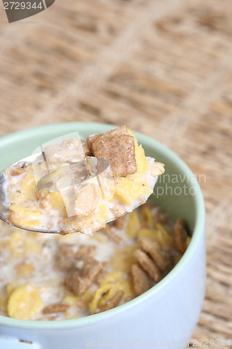 Image of Crunchy breakfast cereals.