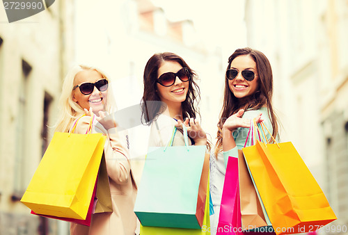 Image of girls with shopping bags in ctiy