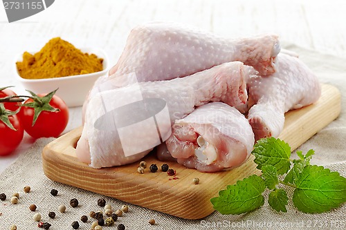 Image of raw chicken legs