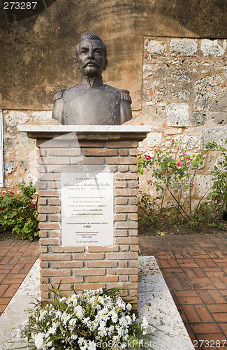 Image of statue ramon matias mella